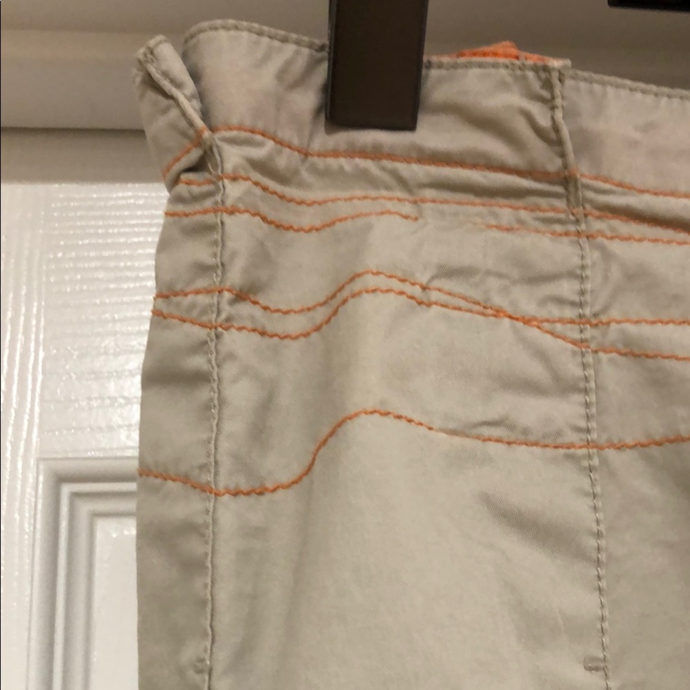 Unique Esprit Pleated Skirt - Picture 2 of 14